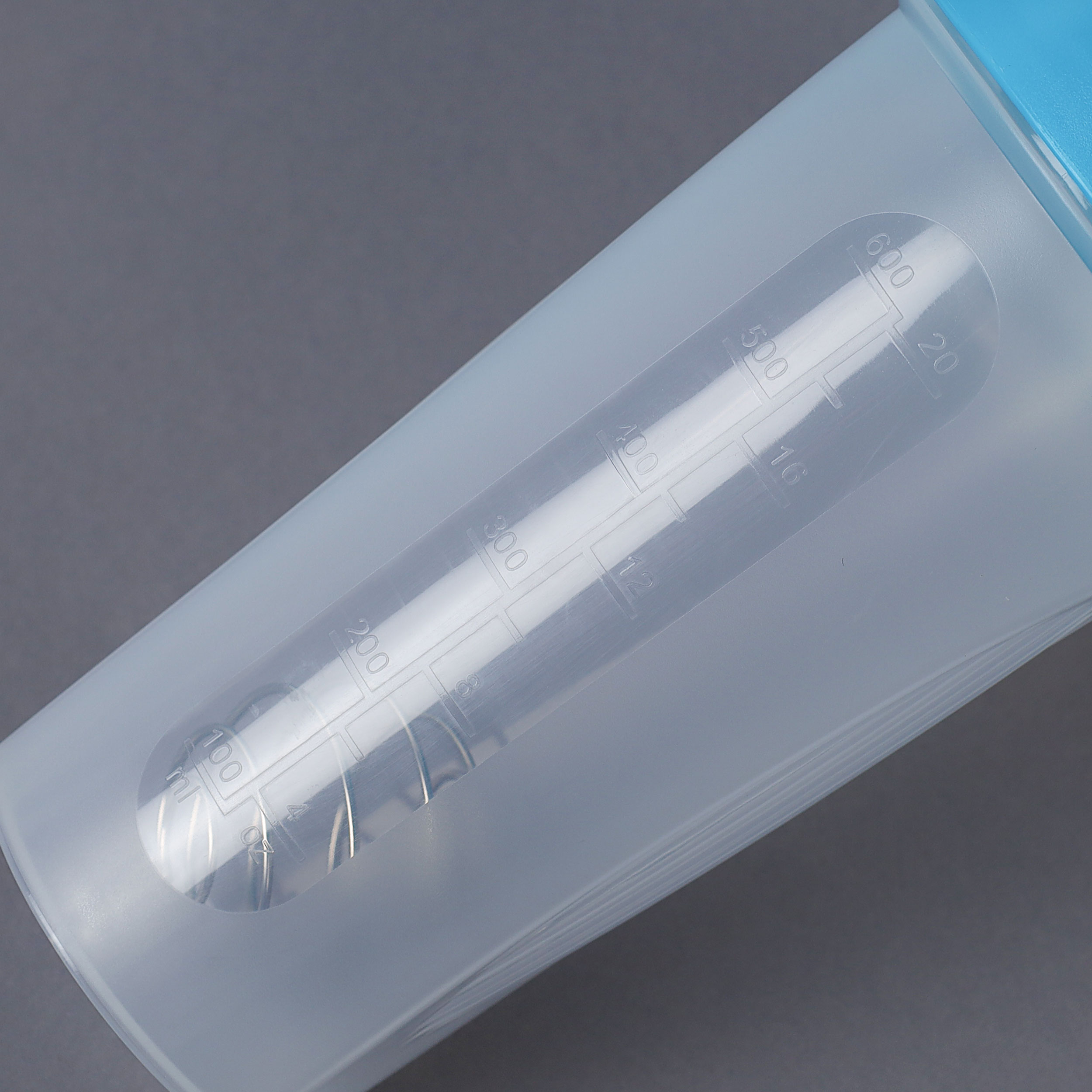 Бутылка/Шейкер SHAKER SHS-600 бело-синяя, для спортивного питания 600ML/уп72