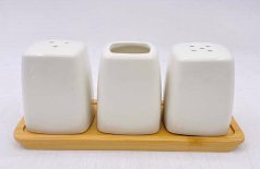 Набор для специй 3 предмета / JA7882 /уп 48/ на деревянной подставке