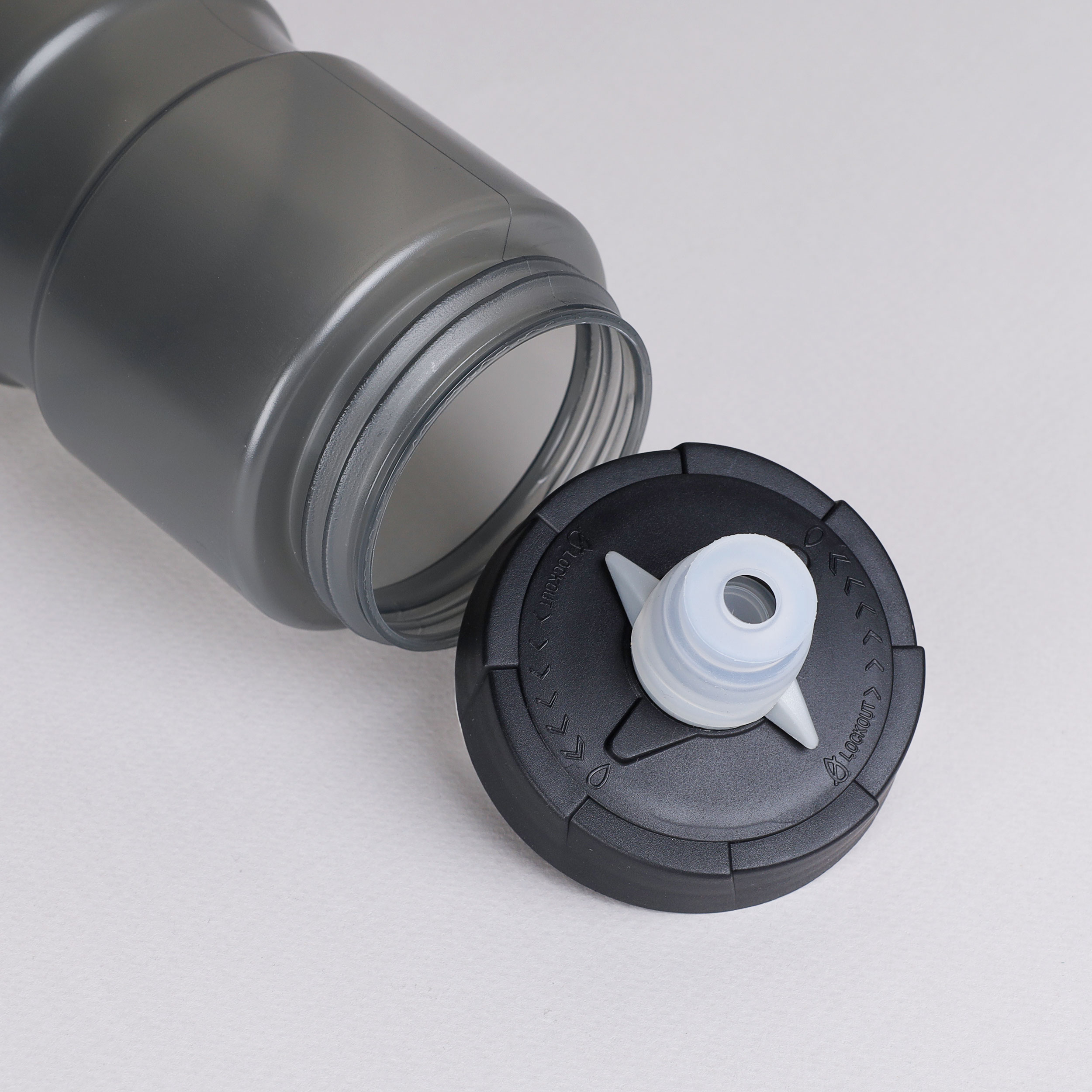 Бутылка для воды ZEON / WB226 / Пищевой PP / 750ML / Серый / уп100 / АКЦИЯ