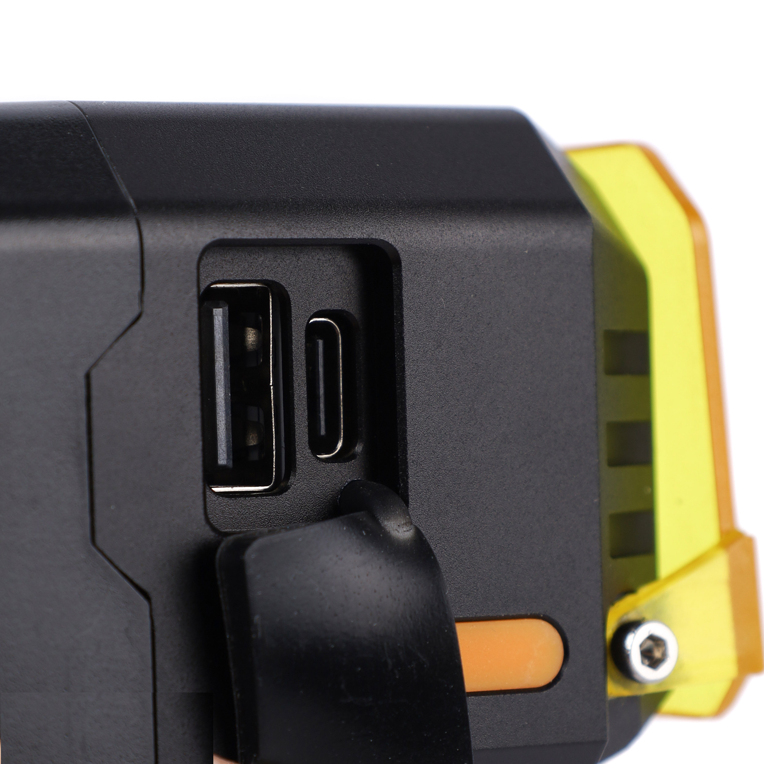 Фонарь передний ZEON "LIGHTGUN" корпус: Aluminium; свет: 1600lm; аккумулятор/powerbank 5000 mAh; Type-C, влагозащита IPX-6. пульт ДУ. /уп40/