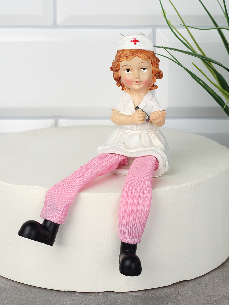 Фигурка висячие ножки Врач 10 см / YG760 /уп 2/288/микс