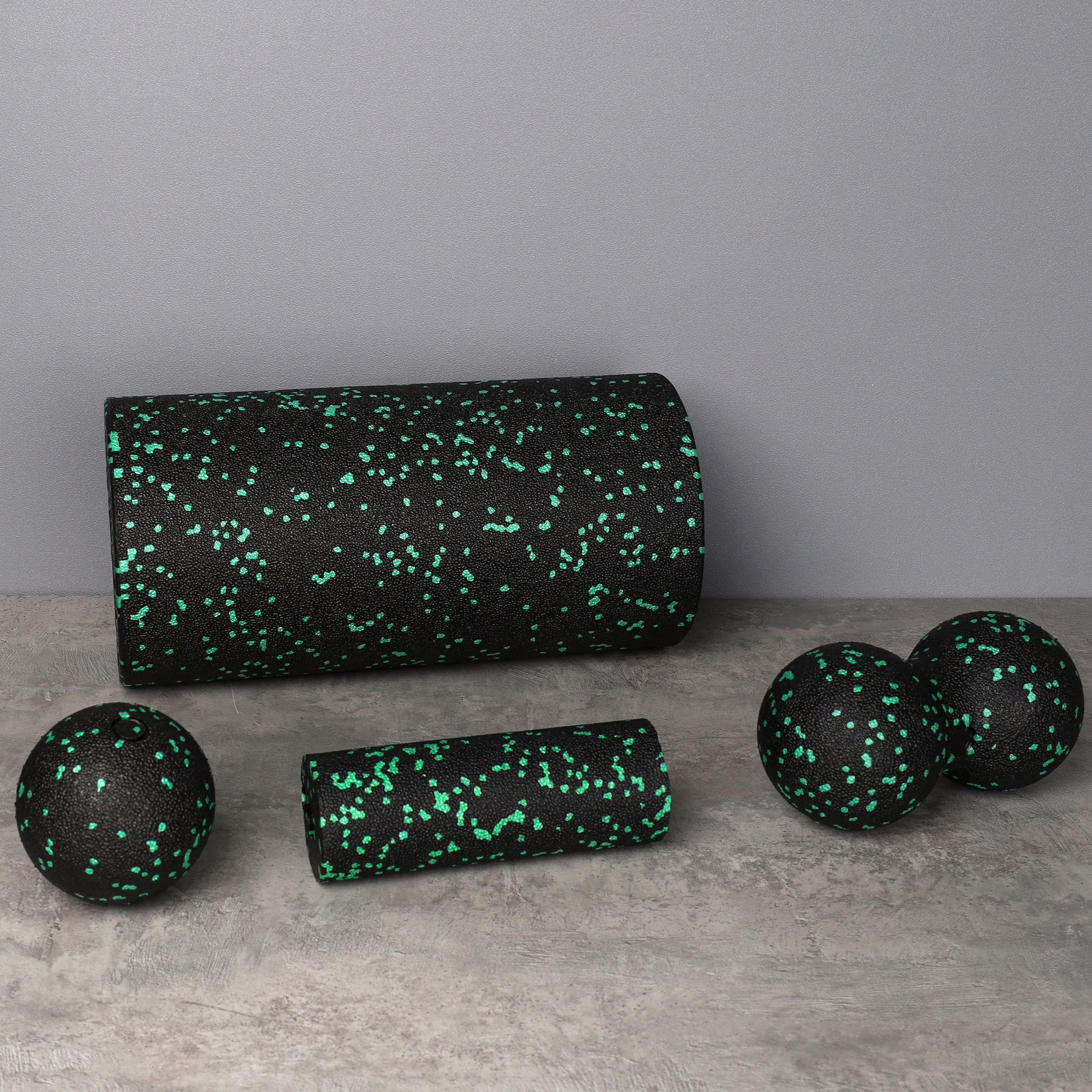 Набор массажный для МФР 4в1 + чехол/ Ролик 30Х15 / ролик 5.3Х15 / мяч 8 см / двойной мяч 8Х16 / Черно- зеленый /уп12