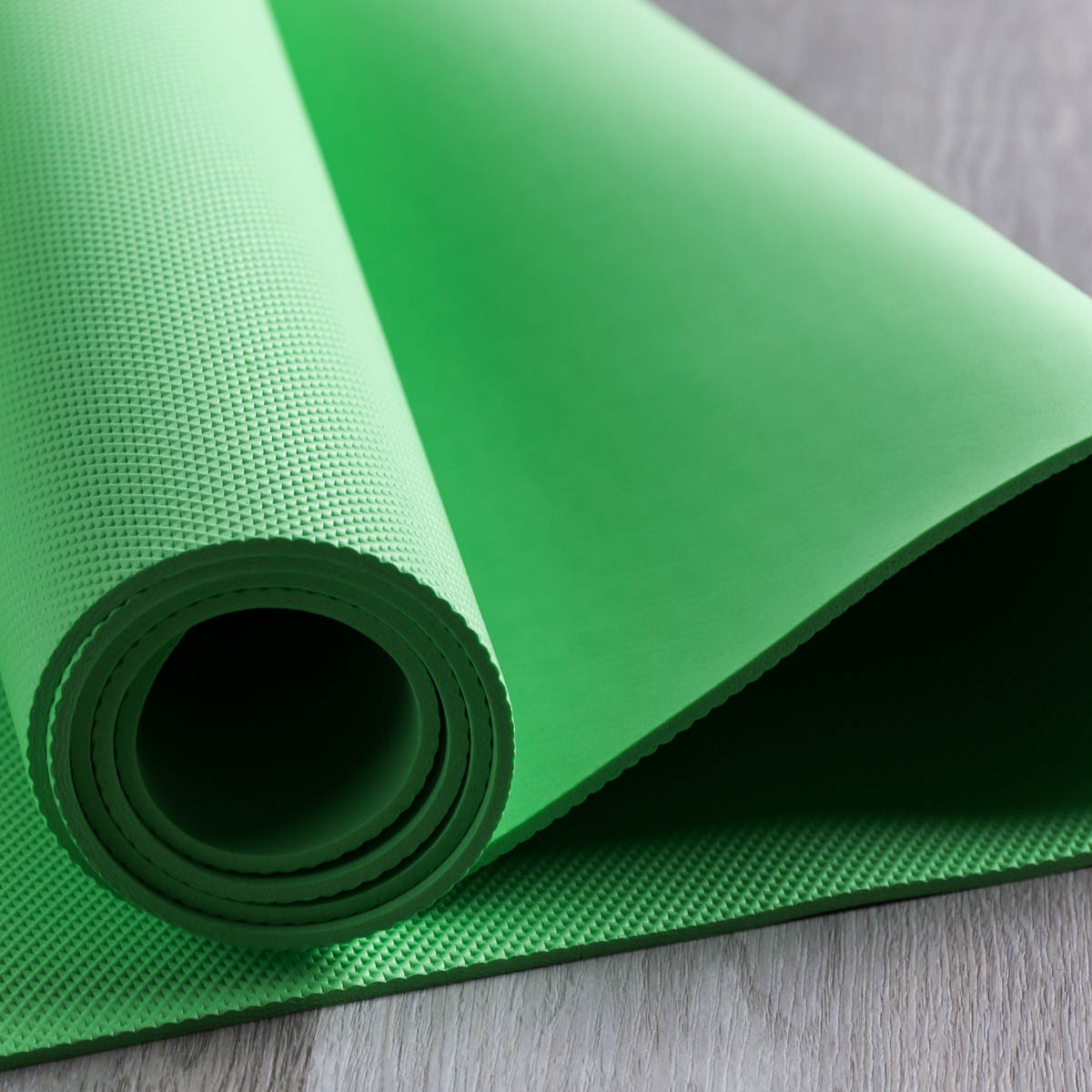 Коврик для йоги и фитнеса спортивный гимнастический EVA 4мм. 173х61х0,4 цвет: светло-зелёный / YM-EVA-4LG / уп 24
