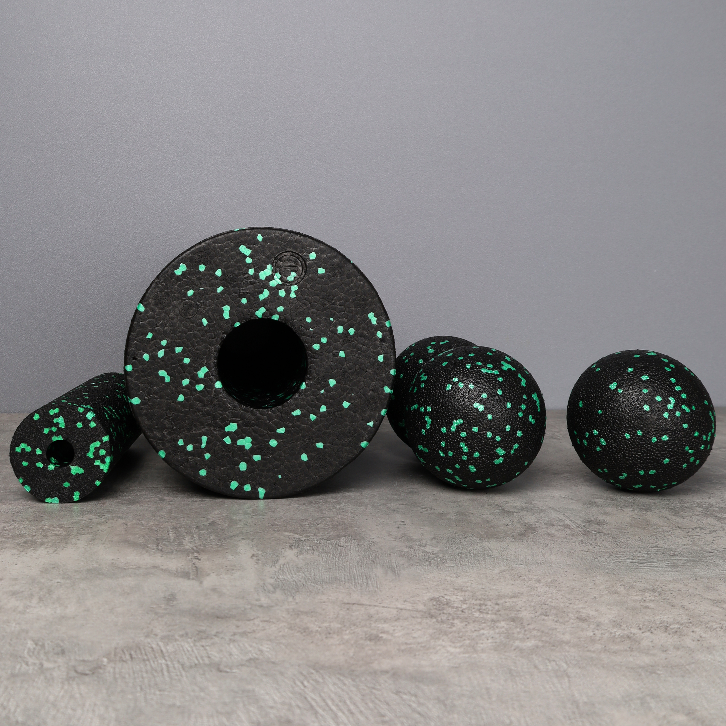 Набор массажный для МФР 4в1 + чехол/ Ролик 30Х15 / ролик 5.3Х15 / мяч 8 см / двойной мяч 8Х16 / Черно- зеленый /уп12