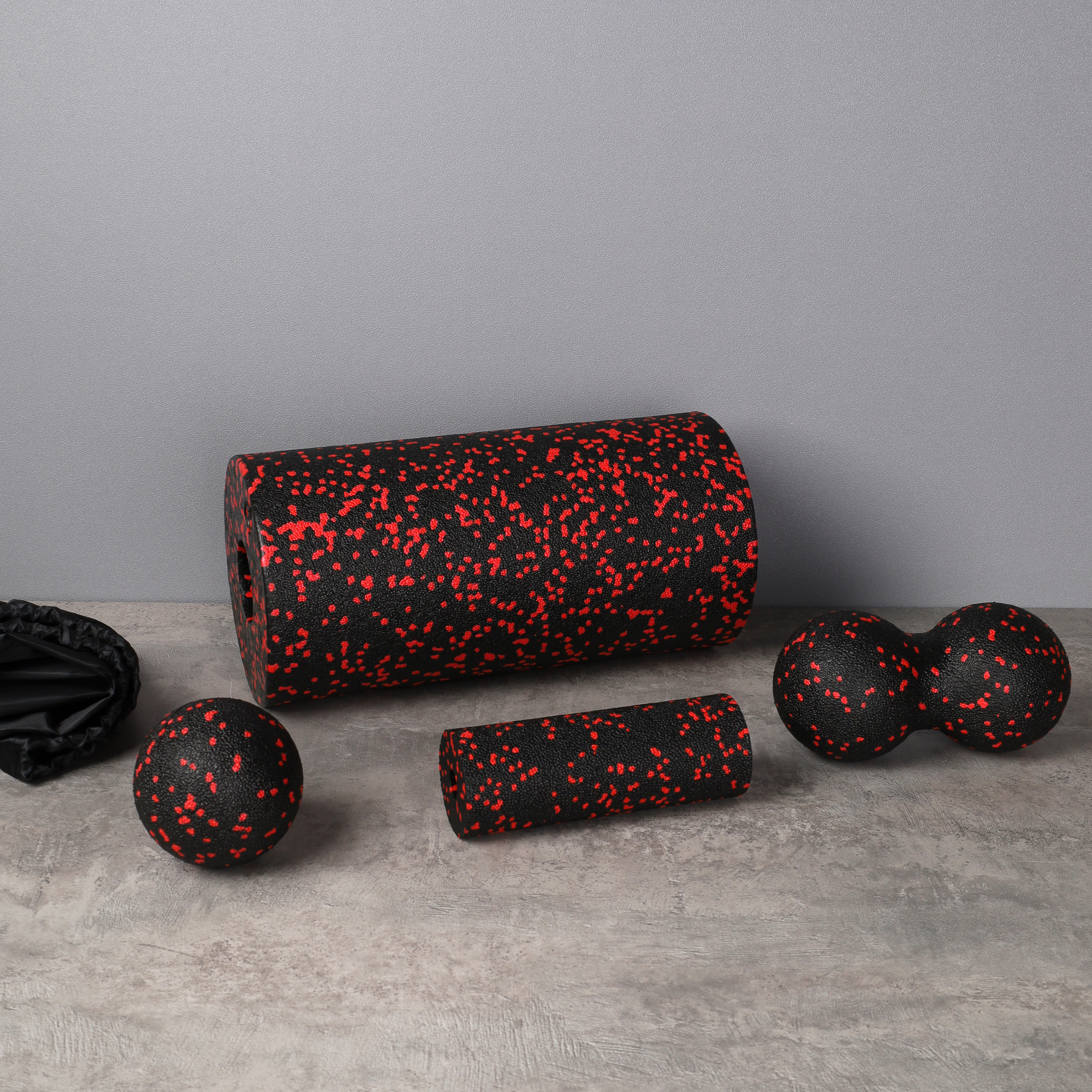 Набор массажный для МФР 4в1 + чехол/ Ролик 30Х15 / ролик 5.3Х15 / мяч 8 см / двойной мяч 8Х16 / Черно- красный /уп12