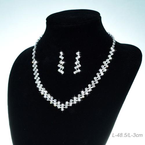 Колье со стразами и серьги гвоздики 3 см / 6225 /уп 12/серебро