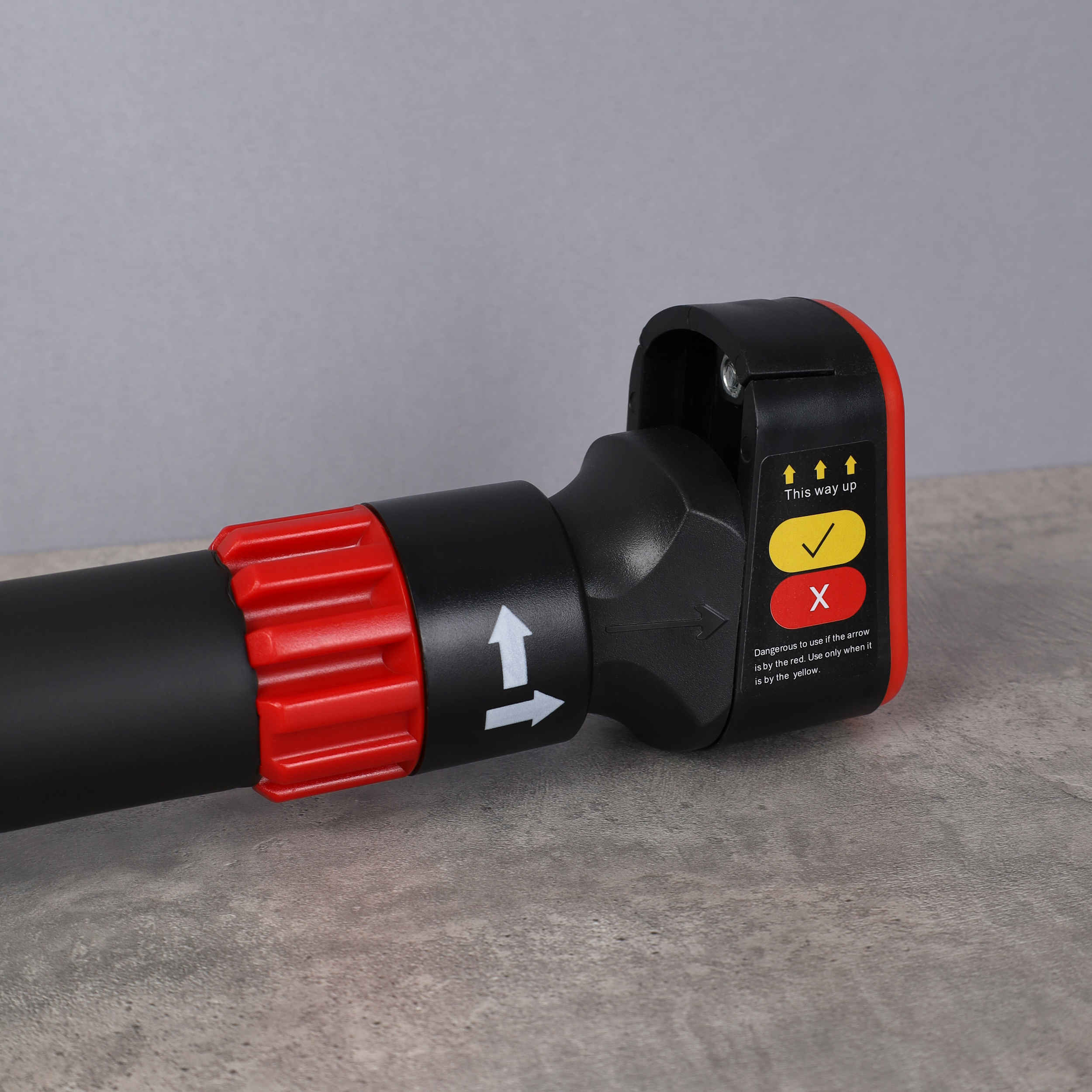 Турник распорный в дверной проем / нагрузка 300кг / длина от 92-130 см / черный / уп 10