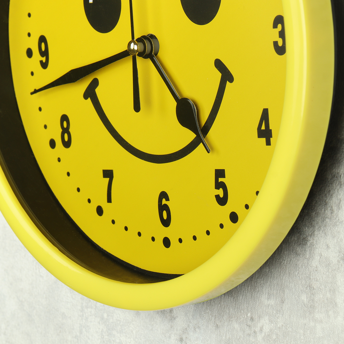 Часы настенные Смайлик 20 см / 100Н/уп 60/