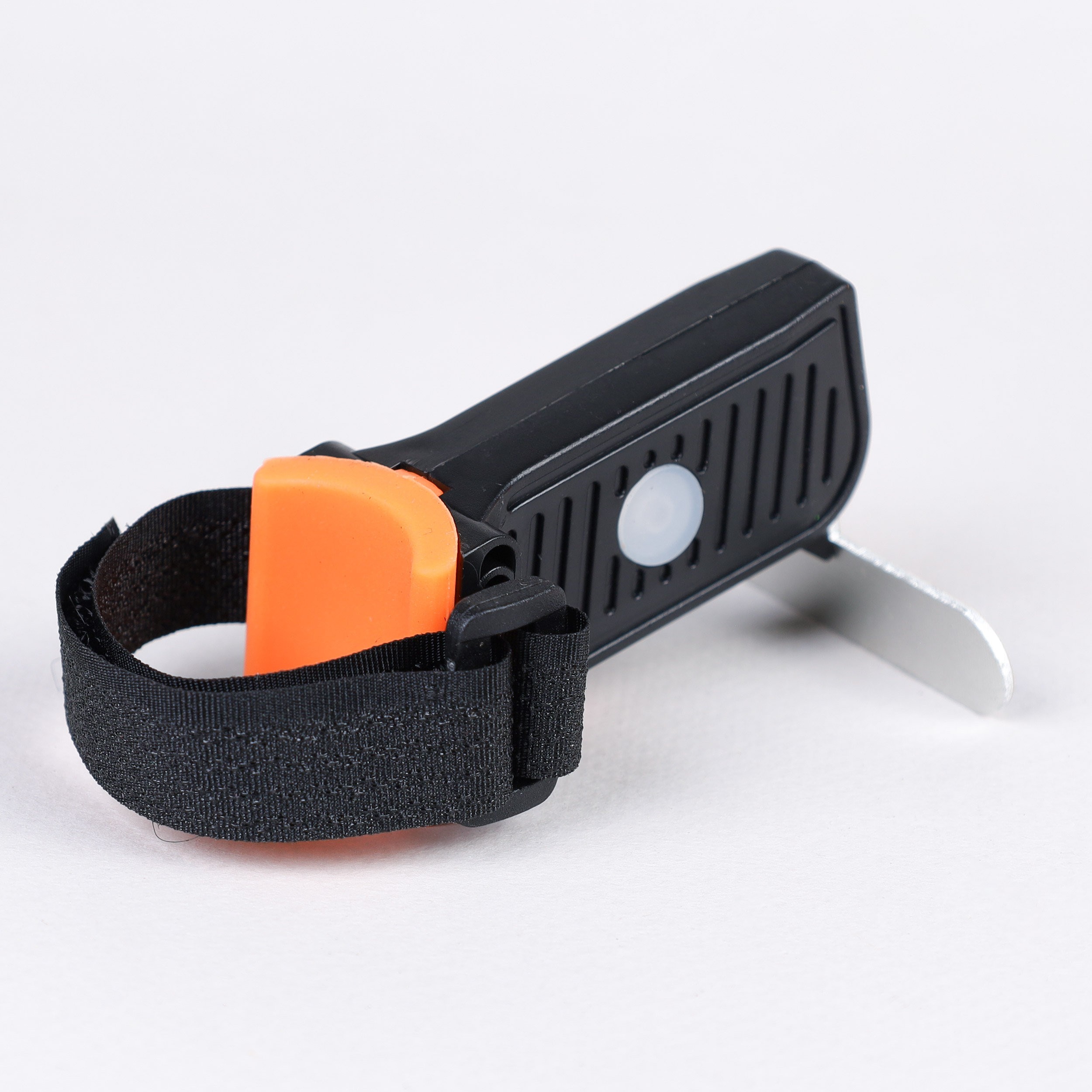 Фонарь задний COMIRON "ATTENTION" корпус: PC, суперлегкий, свет 18LED, 10lm, 250mAh, USB-micro, влагозащита IP64 /уп 95/105/