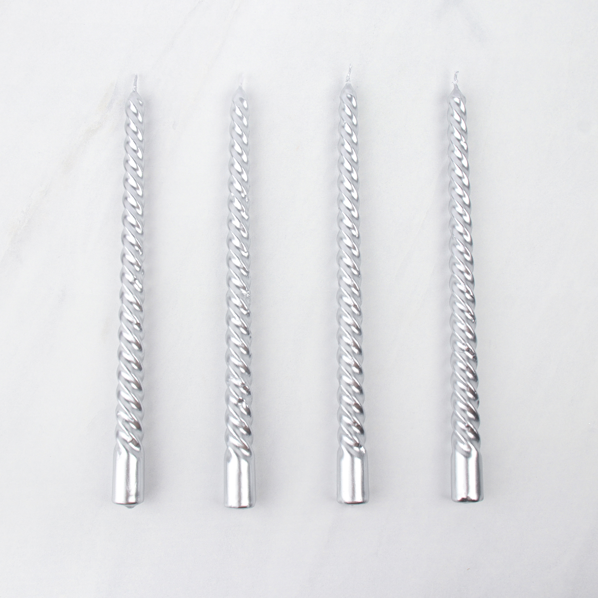 Свеча 4 штуки 25х1,8 см набор / WR-309 /уп 144/ серебро / 2 СОРТ ЦАРАПИНЫ