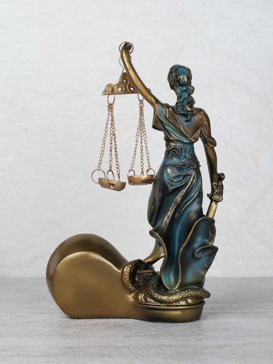 Часы статуэтка Фемида 19,5x13x7 / ZB-190 /уп 24/