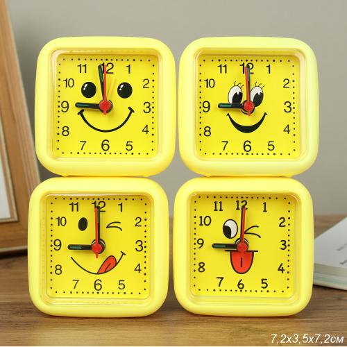 Будильник Смайлик 7,2х3,5х7,2 см / 8035 /уп 300/ 
