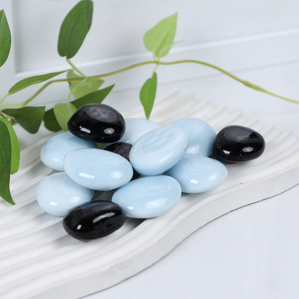 Декоративные камни 250г черно-белые / K-2742 /уп 100/