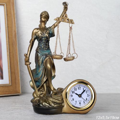 Часы статуэтка Фемида 19,5x13x7 / ZB-190 /уп 24/