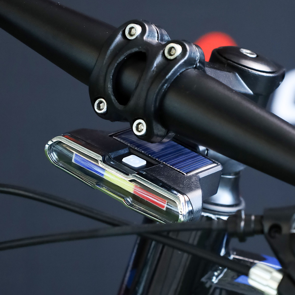 Фонарь задний интеллектуальный COMIRON "FLASHER" корпус: ABS, свет LED, 20lm, 250mAh, Type-C, подзарядка от солнца, влагозащита IPX7 /уп150/