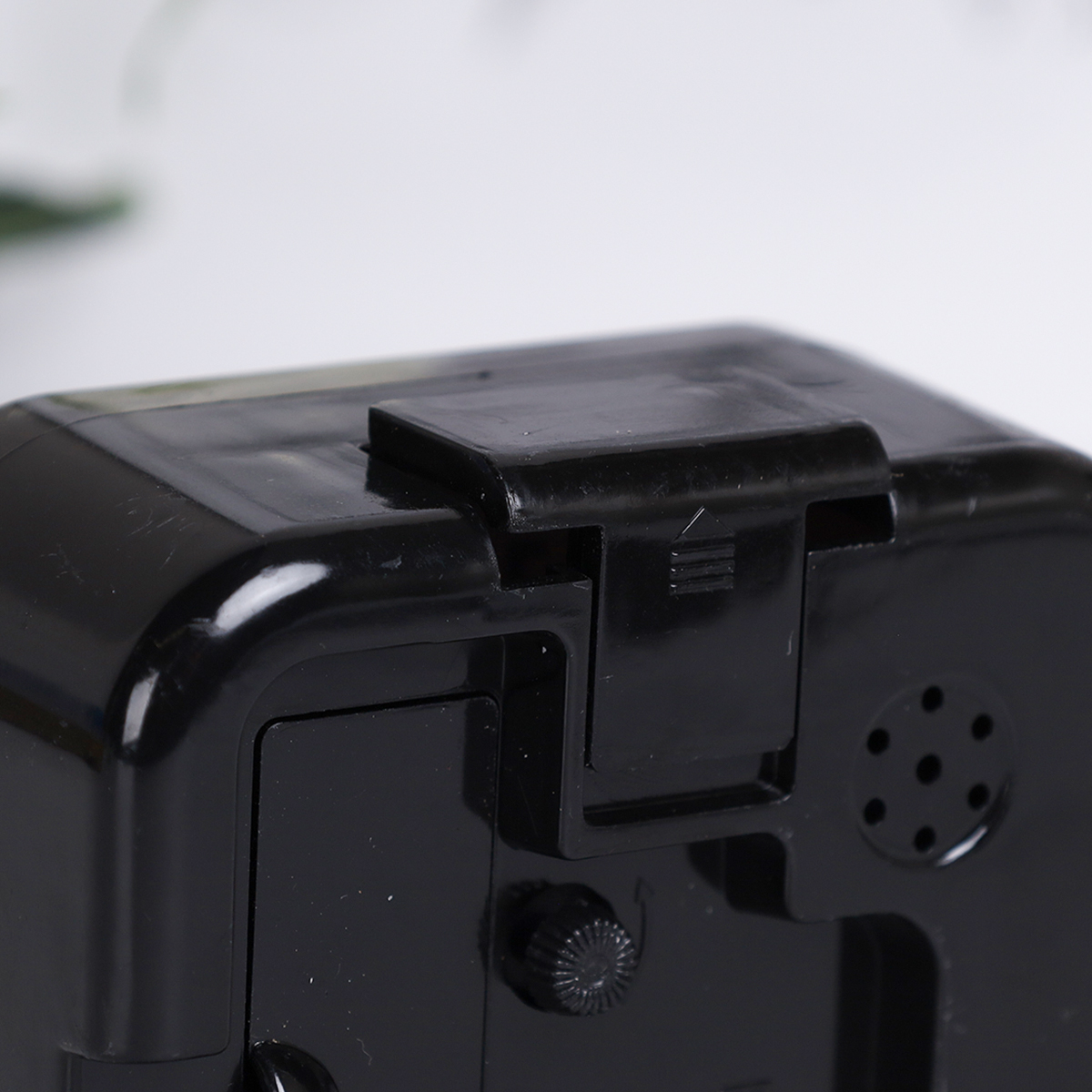 Будильник 8х3,7х8,2 см / 6623 /уп 200/ 