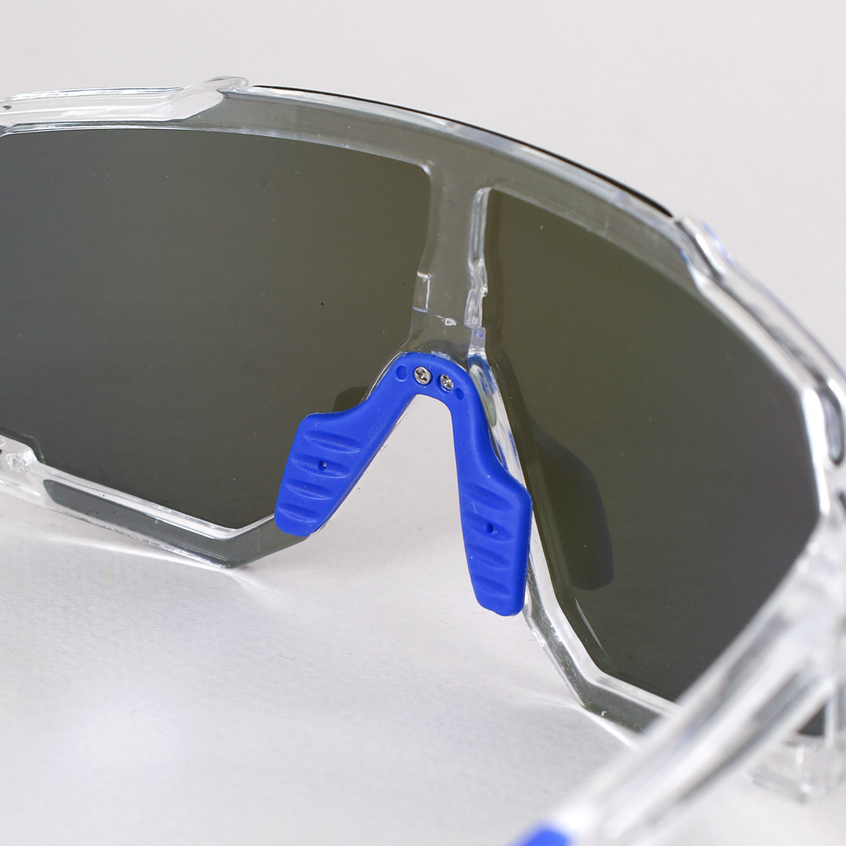 Очки спортивные солнцезащитные ESLNF. ударопрочные. Линза: HD POLARIZED-Зеркальная. Silicone переносица и боковые душки. Прозрачный-Синий /уп 50/