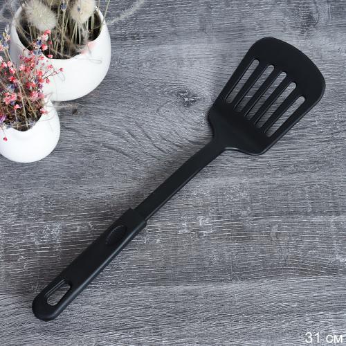 Лопатка с прорезями 31 см нейлон / LPN-205 /уп 288/ 31х21,5х7,5/ 0,04