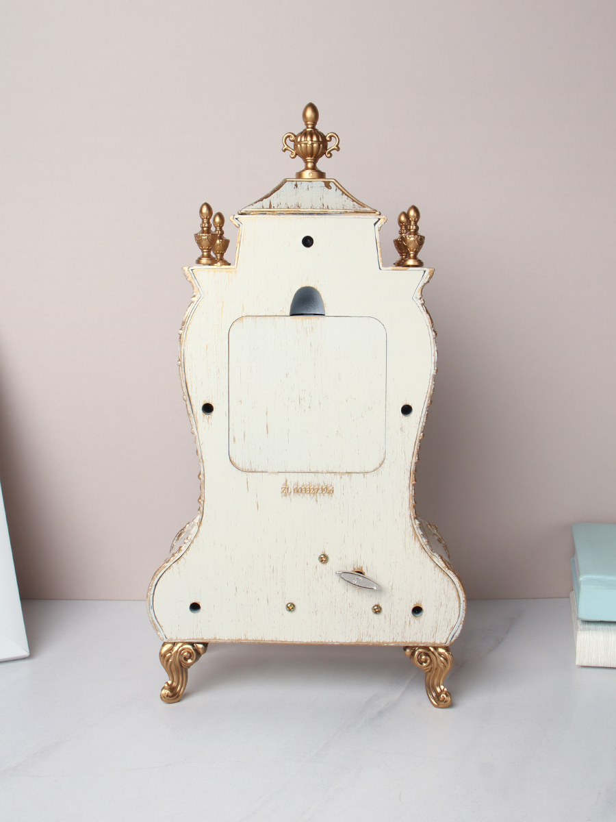 Часы настольные 28 см бежевые / 63317E /уп 18/ музыкальные