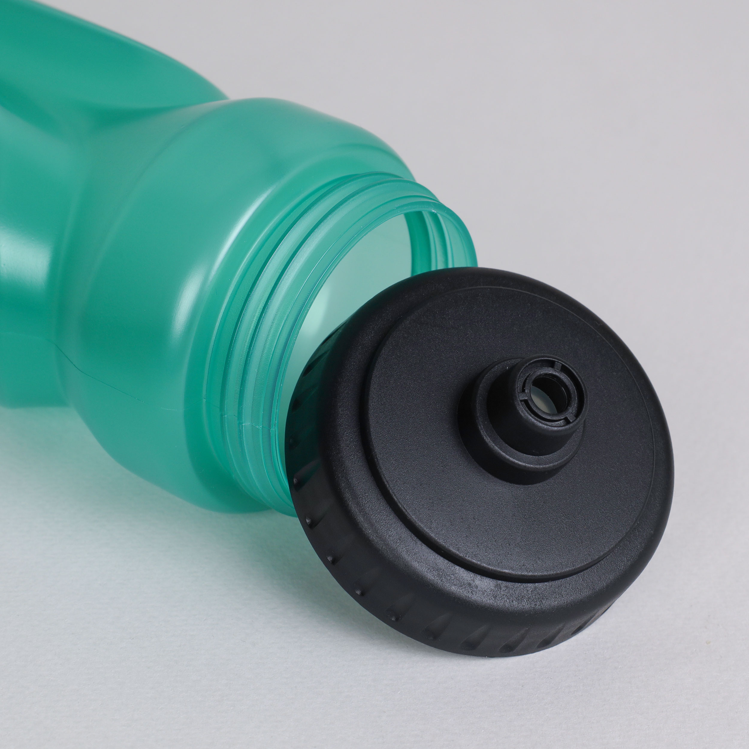 Бутылка для воды ZEON / WB105 / Пищевой PE / 750ML / Зеленый / уп100 / АКЦИЯ !!!