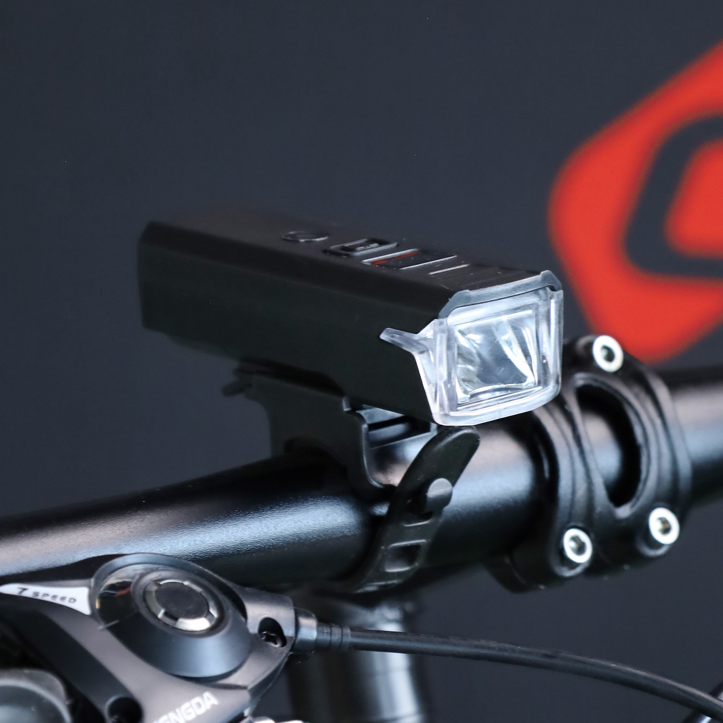 Фонарь передний COMIRON "DIGITAL" корпус: ABS+PC, свет: 30LED, 260lm, 1500 mAh, Type-C, влагозащита IP67 /уп100/