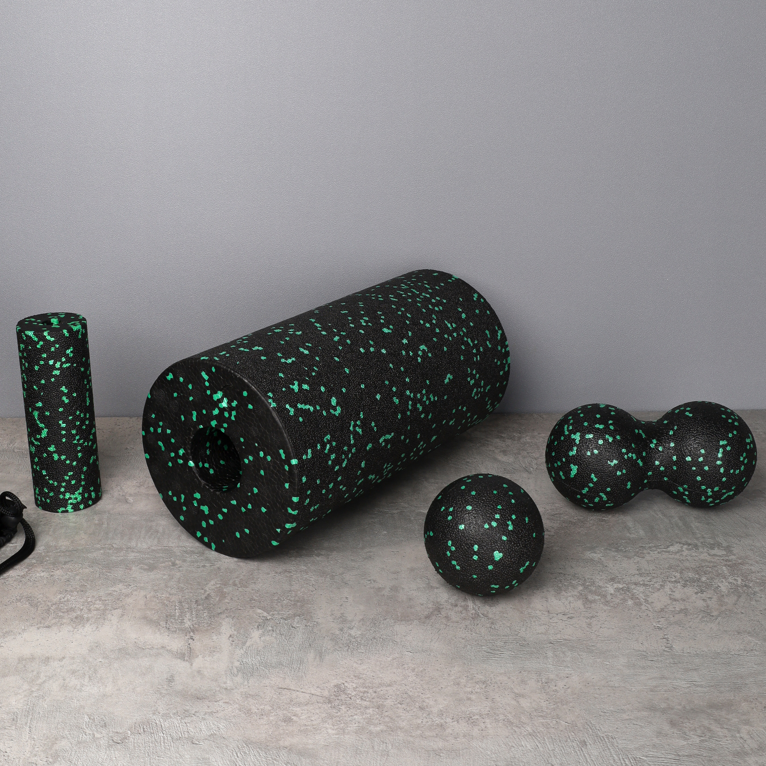 Набор массажный для МФР 4в1 + чехол/ Ролик 30Х15 / ролик 5.3Х15 / мяч 8 см / двойной мяч 8Х16 / Черно- зеленый /уп12