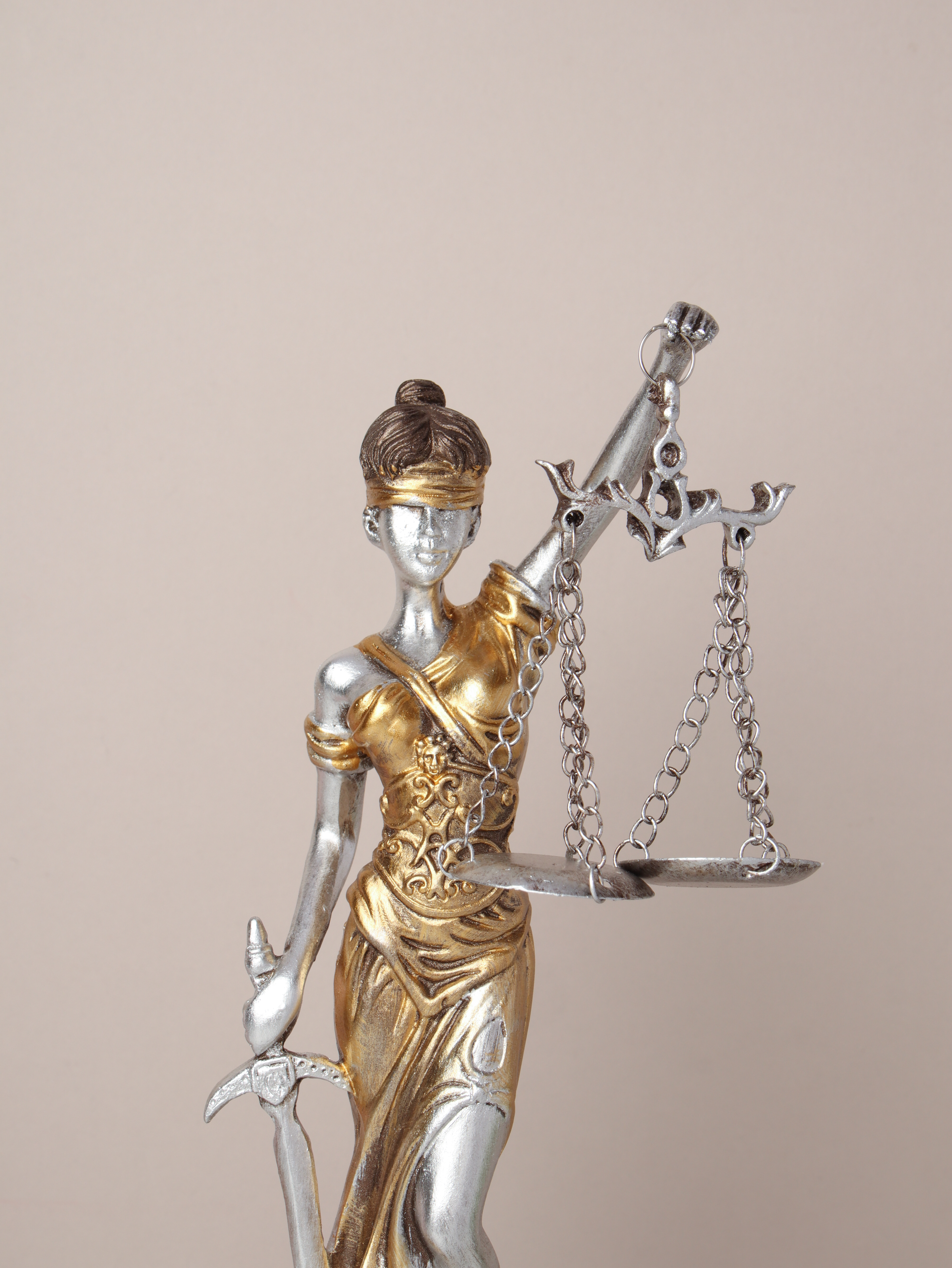 Часы статуэтка Фемида 30 см / QMH218735-3 /уп 12/