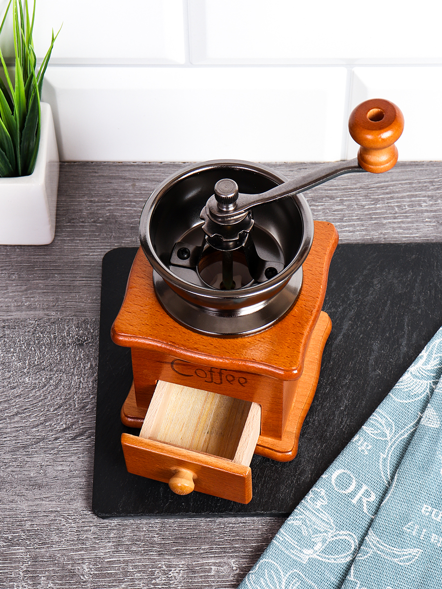 Кофемолка с ручкой на деревянной подставке / FS-65 /уп 36/