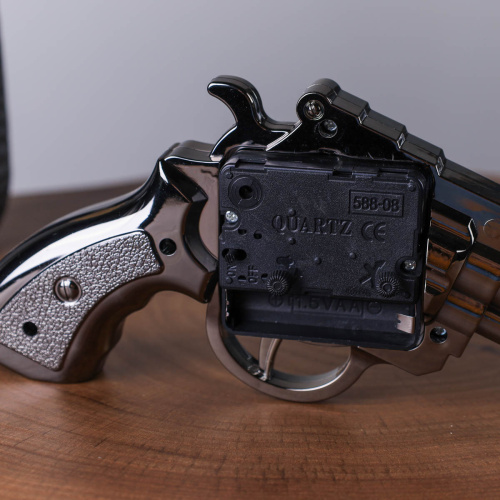 Часы настольные Револьвер / 178001 /уп 144/