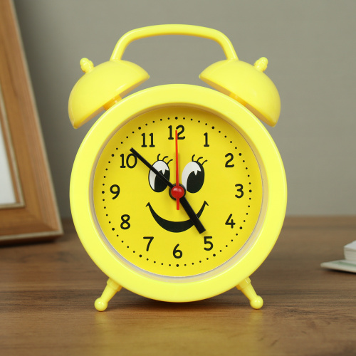 Будильник Смайлик 9,2х4х13,5 см / 8028 /уп 160/ 