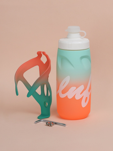 Набор бутылка для воды COMIRON ESLNF с держателем  620мл. Двухцветная с пылевой силиконовой крышкой. Зеленый-розовый /уп50/