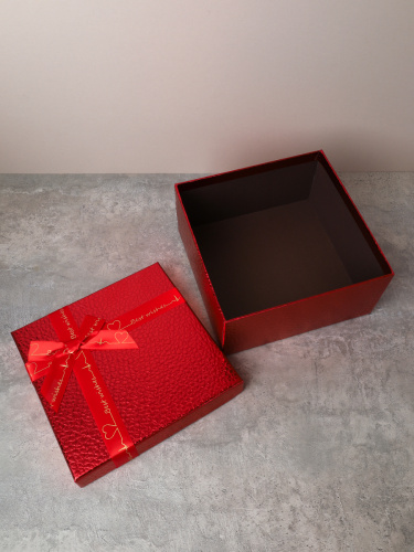 Коробка подарочная квадратная 3 штуки 19х19 см / 3403-A22-R /уп 36/красная