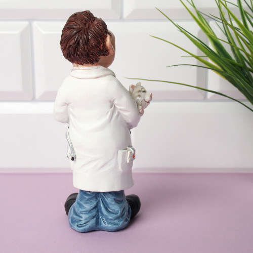 Фигурка Врач 16 см / 2052 /уп 72/