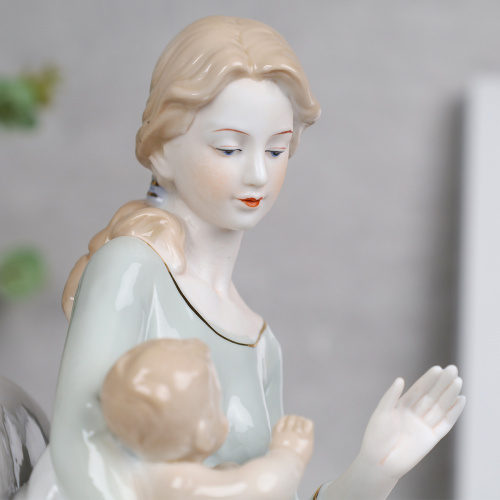 Статуэтка Дама с ребенком 28 см / HW-49 /уп 12/