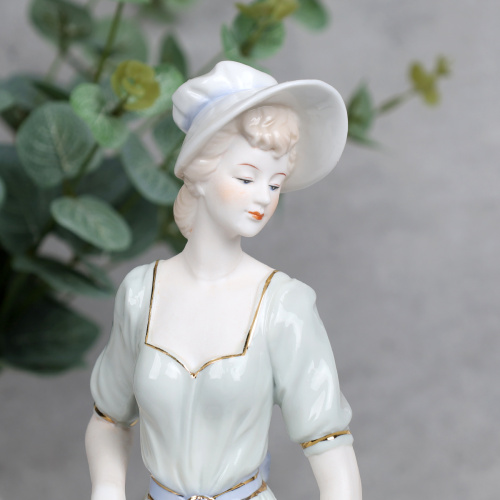 Статуэтка Дама 32 см / HW-58 /уп 12/