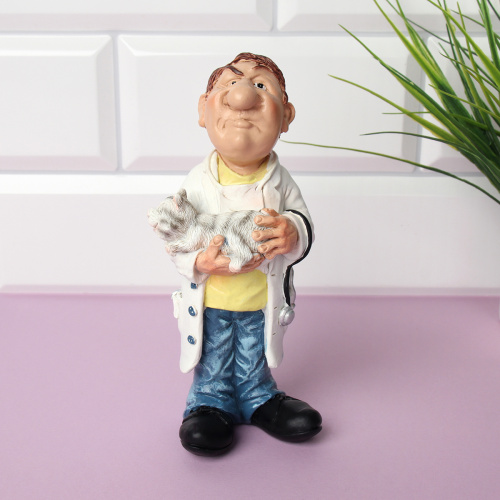 Фигурка Врач 16 см / 2052 /уп 72/