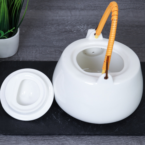 Чайник заварочный 800 мл / Z-537 /уп 18/ с плетеной ручкой