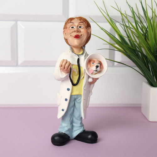 Фигурка Врач 16 см / 2051 /уп 72/