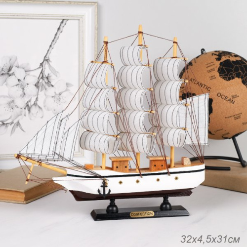 Макет парусного корабля 31х32 см / 8336 /уп 18/
