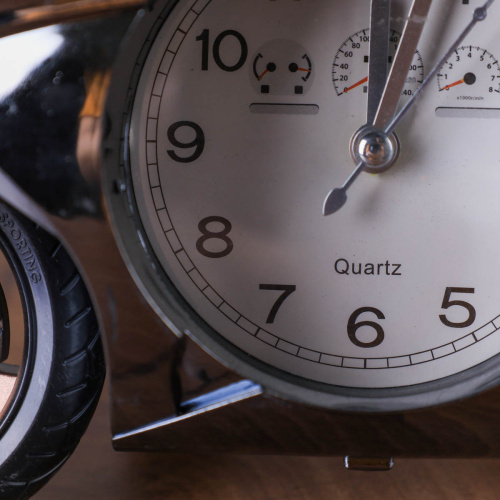 Часы настольные Мотоцикл / CD158 /уп.96/