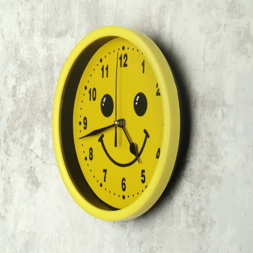 Часы настенные Смайлик 20 см / 100Н/уп 60/