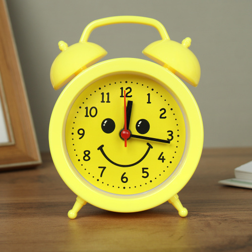 Будильник Смайлик 9,2х4х13,5 см / 8028 /уп 160/ 