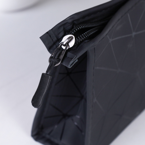 Косметичка 22х14,5х5 см / GENA-28 / черная 690491