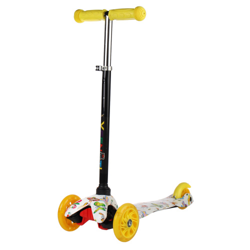 Самокат трехколесный для детей от 2-х лет Yeenot GT4105P25, нагрузка до 30кг, вес 1,8кг, светящиеся колёса PU 110мм, цвет Бабочки БК/уп10