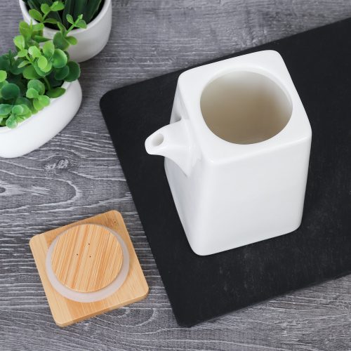 Кувшин соусник для жидких специй 300 мл / CF389 /уп 48/белый