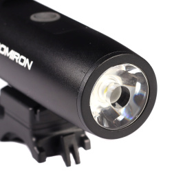 Фонарь передний COMIRON "ROLL" корпус: авиационный алюминий 6063, IPX6; свет: 3535 LED, линза, 300lm; аккум: 3.7V 2200 mAh, USB. /уп 50/