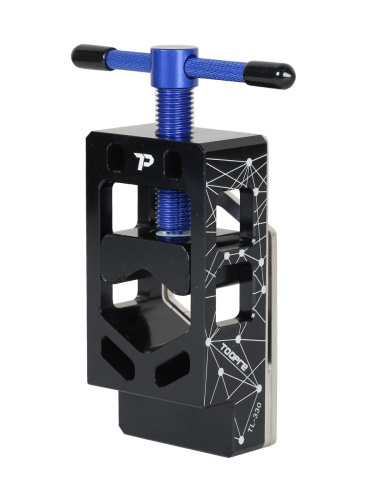 Инструмент для фиксации труб диаметром 15-37мм с направляющей для пилы TOOPRE TL-330. алюминий/сталь /уп 50/