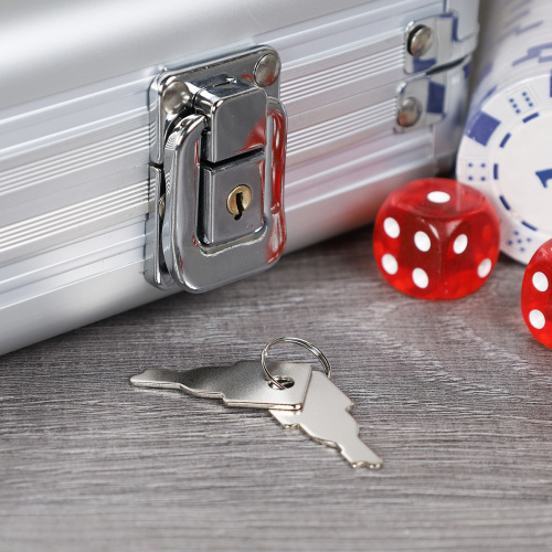 Покер фишки, карты / 6633 /уп 4/