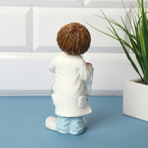 Фигурка Врач 16 см / 2060 /уп 72/