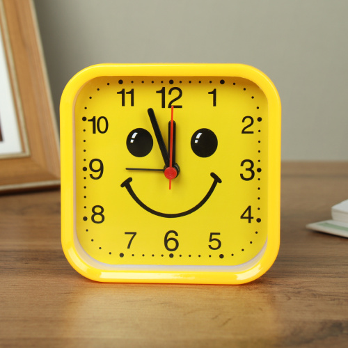 Будильник Смайлик 3,8x9.5 см / 806 /уп 200/ 
